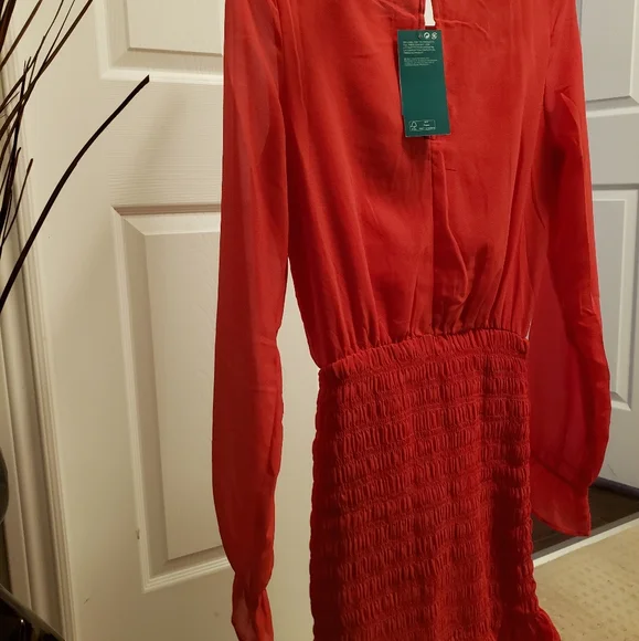 Dress - Picture 2 of 2